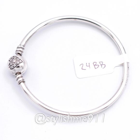Authentic Pandora Moments Silver Bangle, Heart of Winter Clasp - 596404CZ - Picture 4 of 15